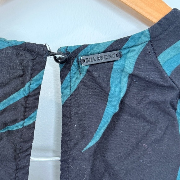 Billabong Floral Long Sleeve Belted Jumpsuit with Pockets (S) - Picture 7 of 9